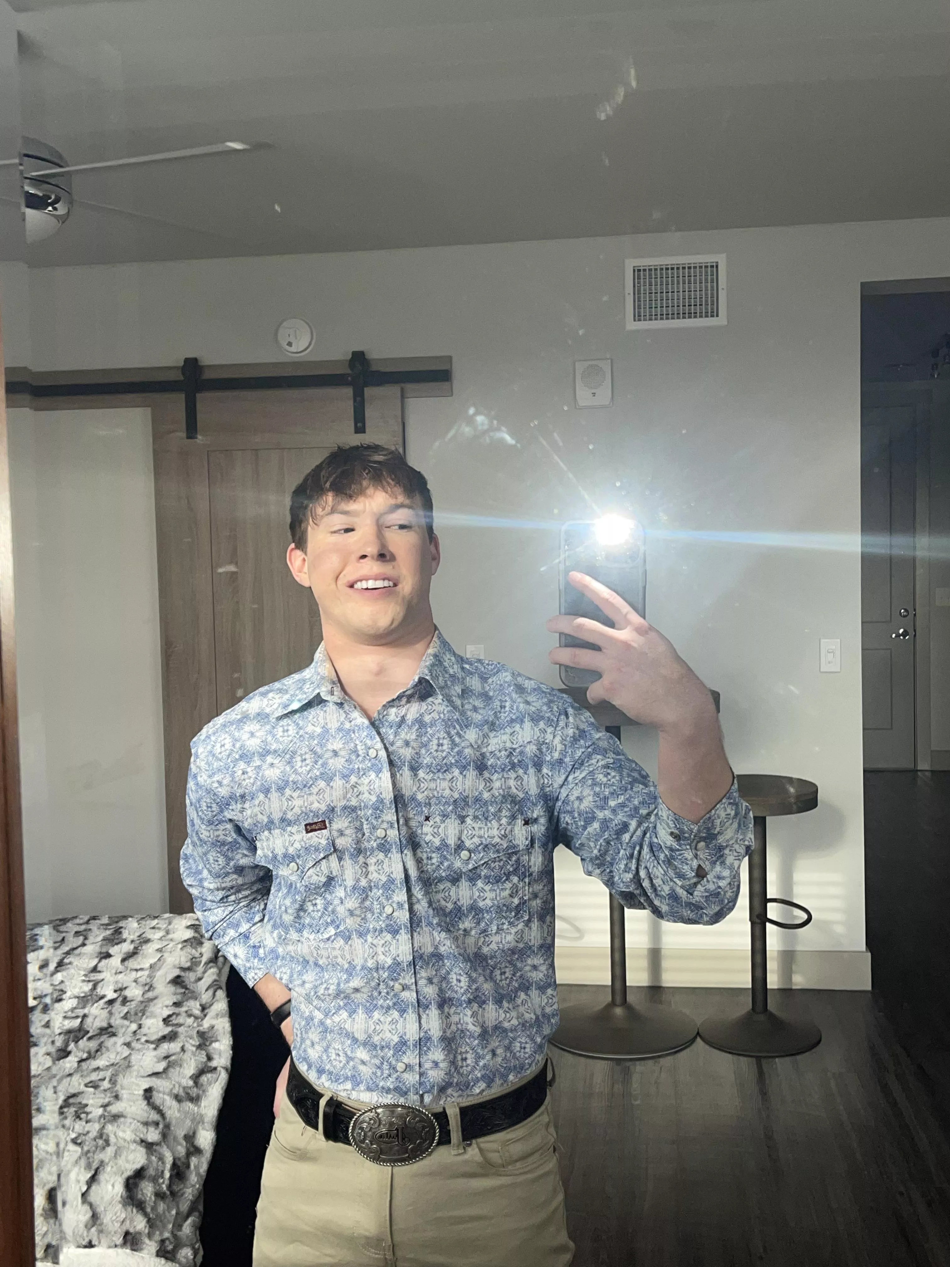 Anyone into country guys? 😬🪵🌾