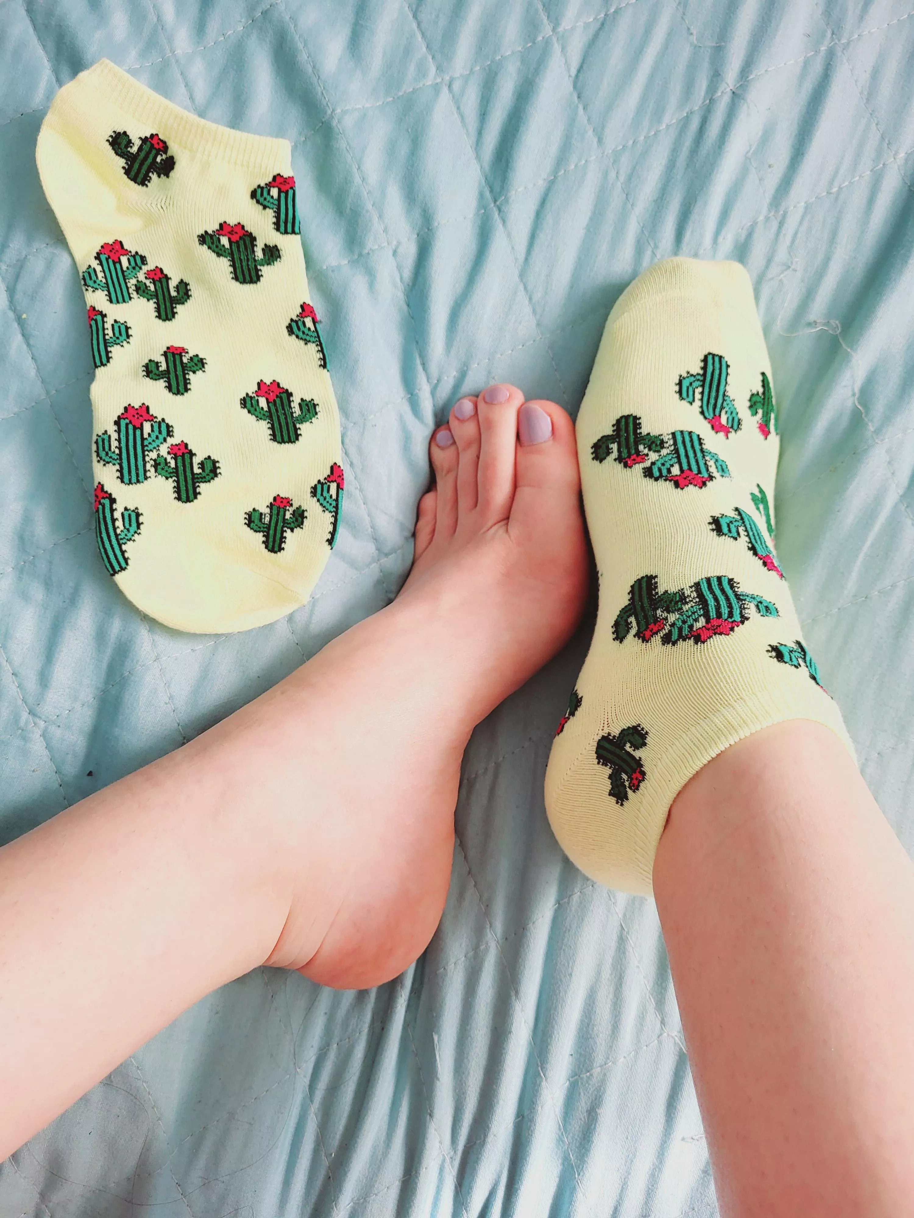 [F] Today I'm using cactus socks (OC)