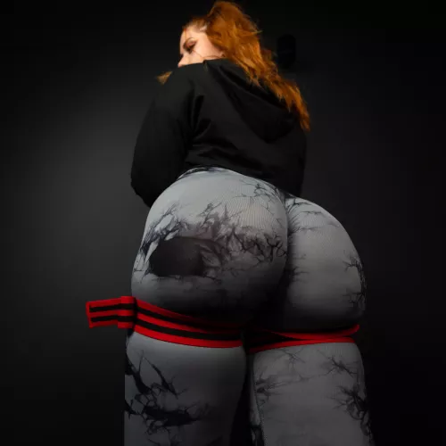 Got these red bands, do you like the way they hug my cheeks? ❤️