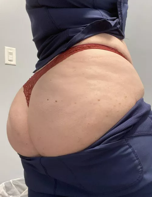 Had to share my ass to you all from work (OC)