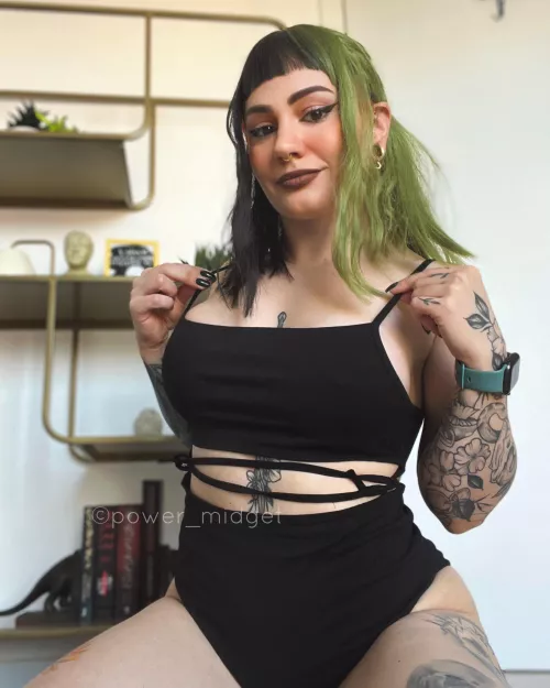 Have you ever fucked a girl under 5ft tall? 👀