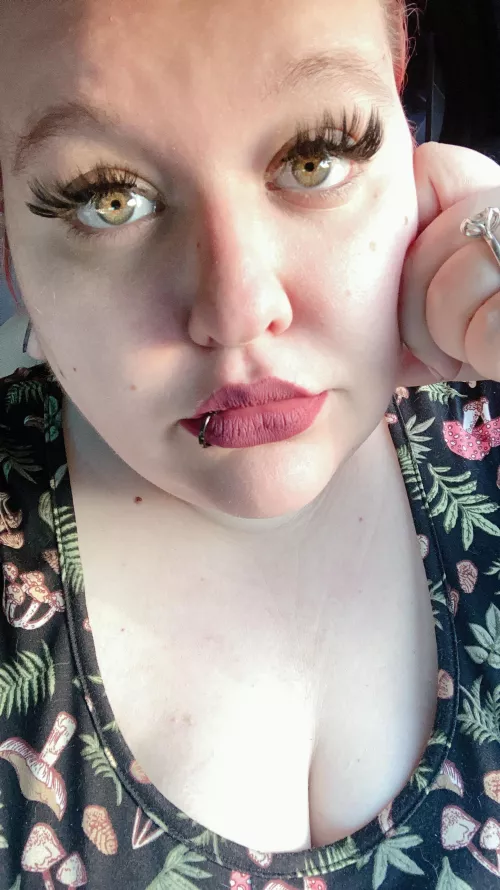 I thought I looked pretty today 😋