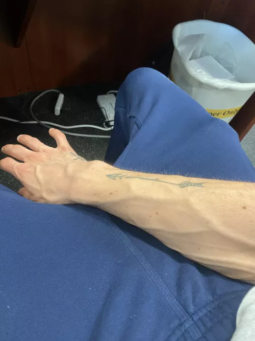 I wanna choke somebody 😝