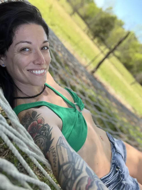 Lay down beside me☺️