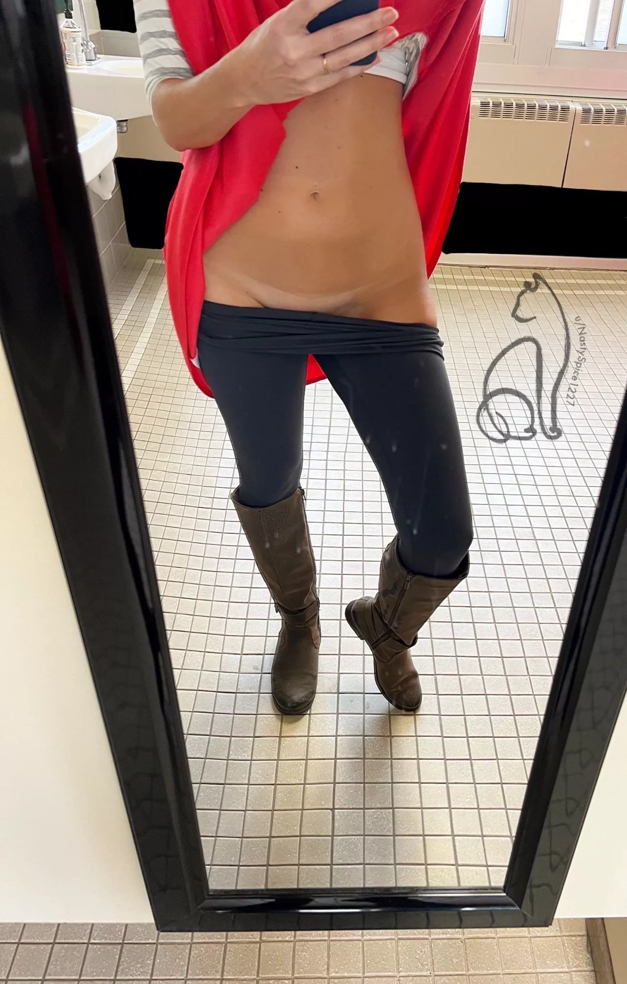 My colleagues don’t know that this milf teacher is going commando all the time (f45)