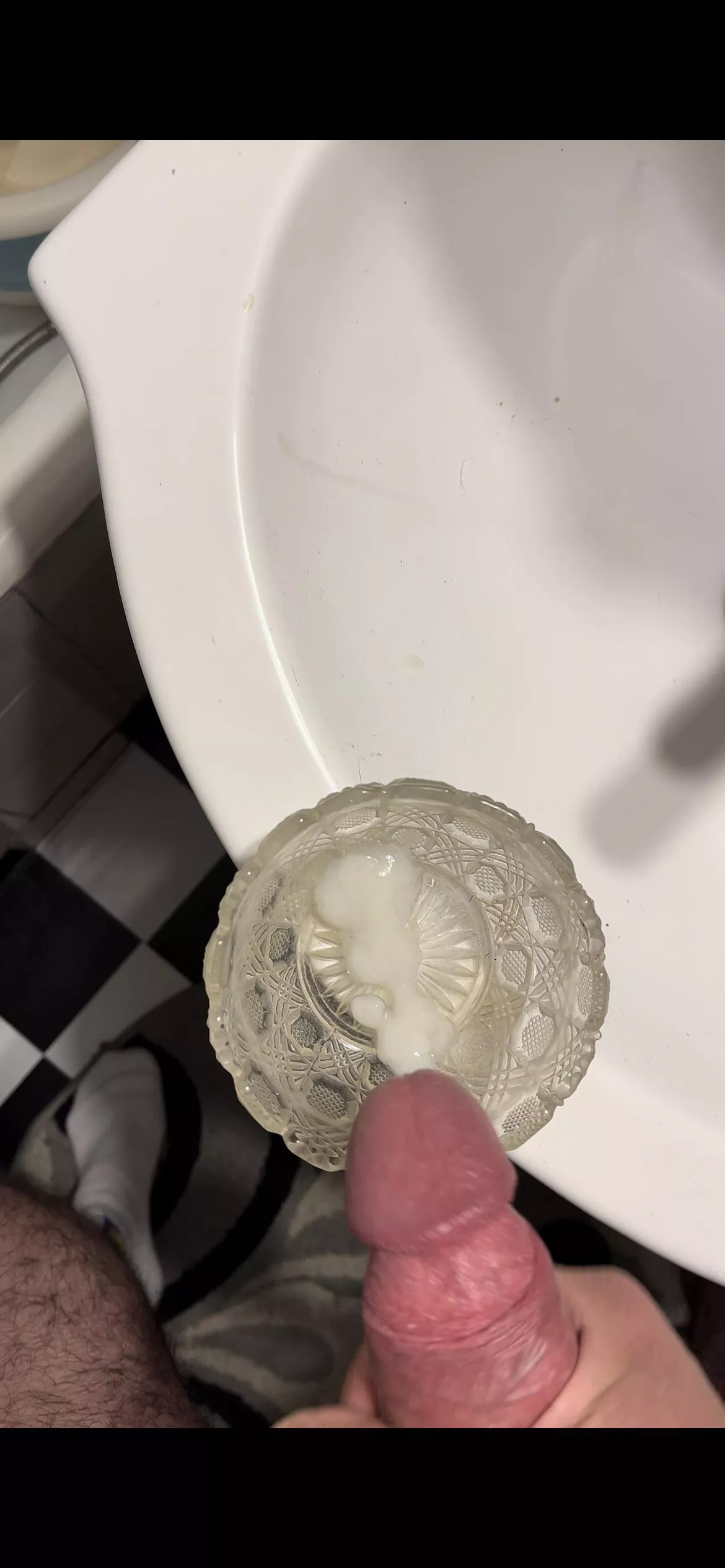 Second cumshot in a row, I m so horny