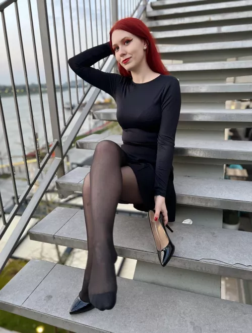 Black pantyhose for you 🖤