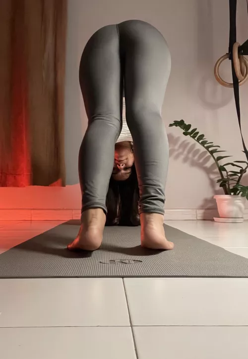 buying new yoga pants is so addictive then come here and share it with you! LOVE IT!