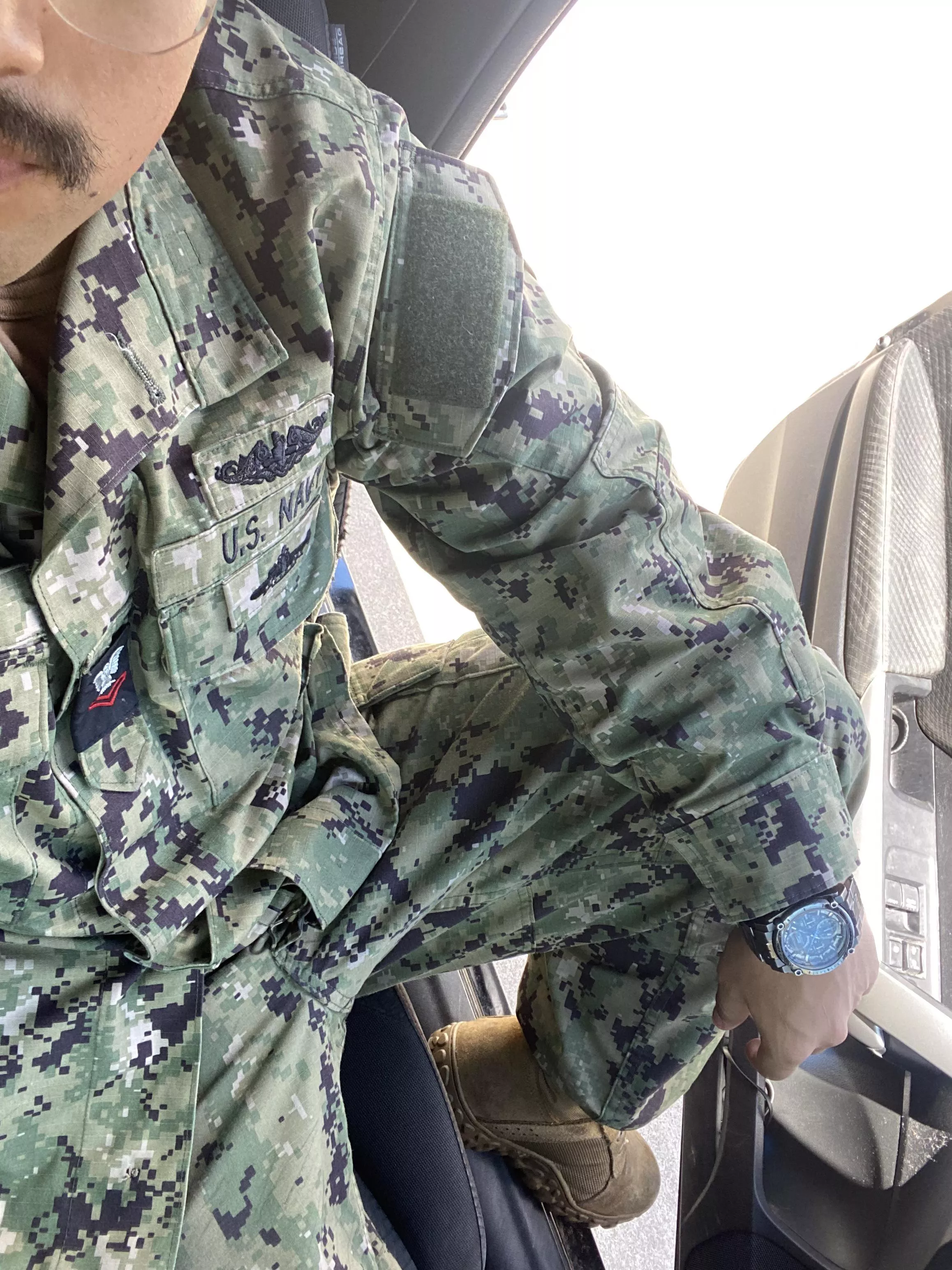 Cum and kick off the weekend with me