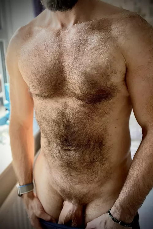 Daddy’s chest is out and ready (50)