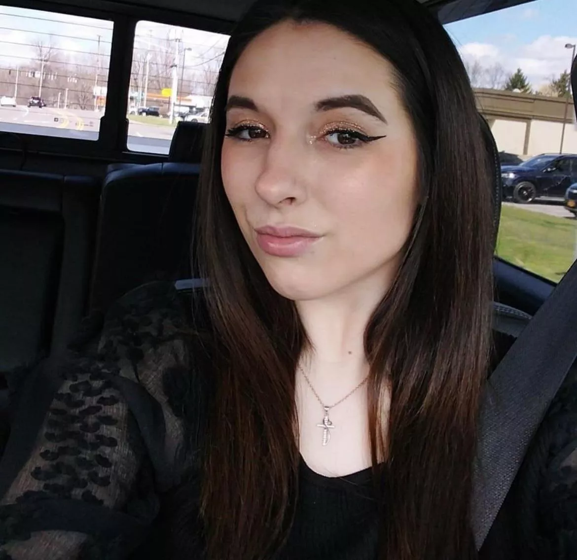 F21 My parents keep telling me I ‘look like a pornstar’ F21 My parents keep telling me I ‘look like a pornstar’