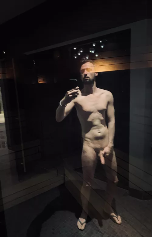I love to show off in the public sauna 🍆😊