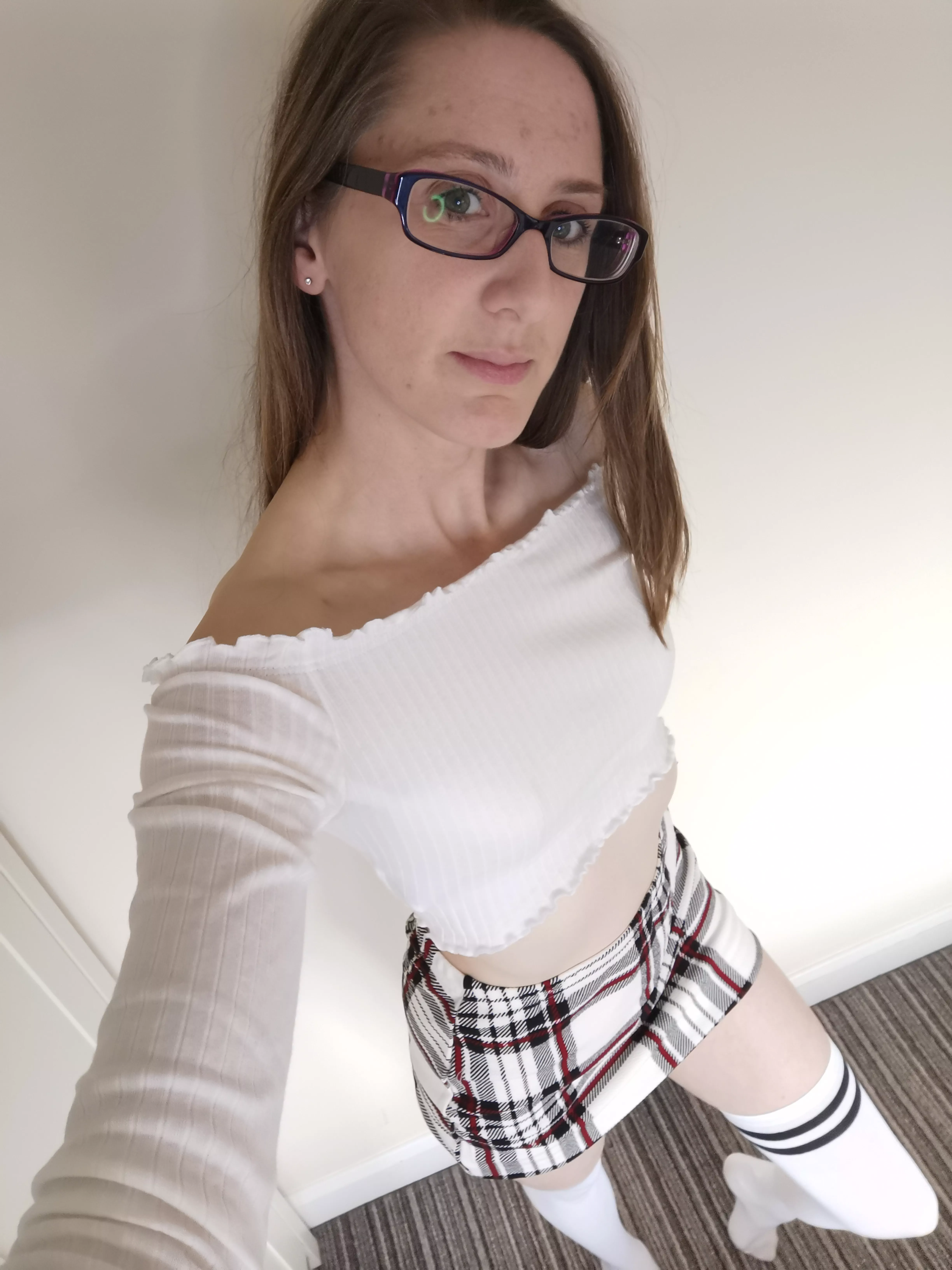 Just chilling in my skirt and long socks [f]