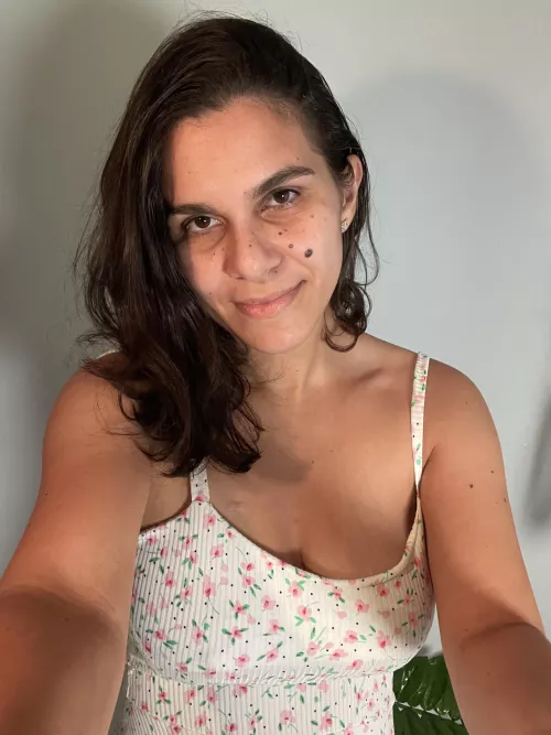 Kids are sleeping, hubby is out with friends and I'm ready to play with you