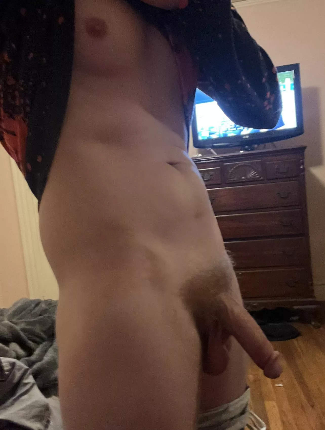 Low hanger season is here. Want a whiff bro? Show me yours too 😏