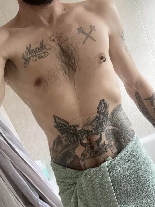 [m] [38] towel on or off? 😂 let me know 😉