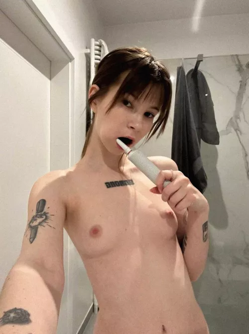 Morning routine and tiny boobies