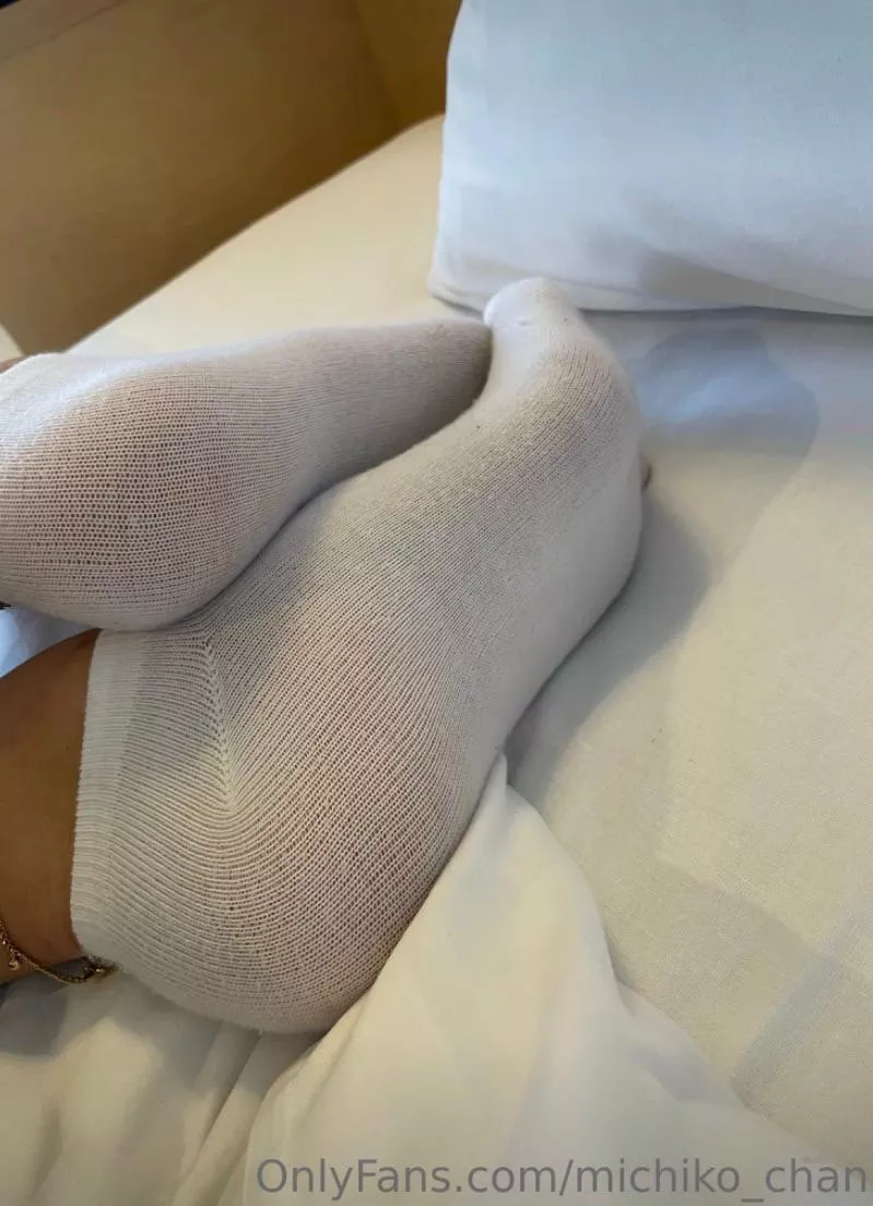 My white socks after a whole day of travelling 🥺🥺