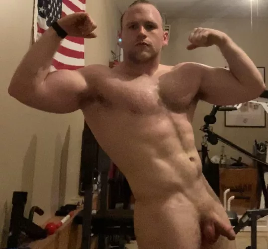 Naked night lifts (m)ake me happy