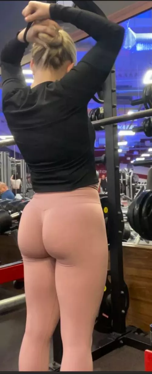 Quickly fixing my hair before a heavy set