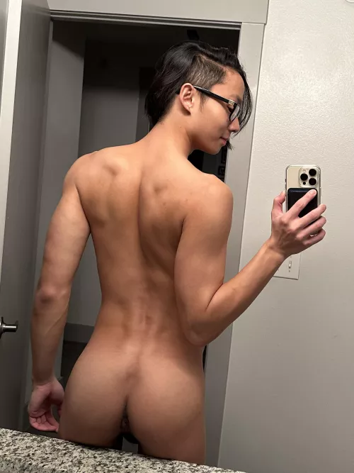 Small twink booty 🍑