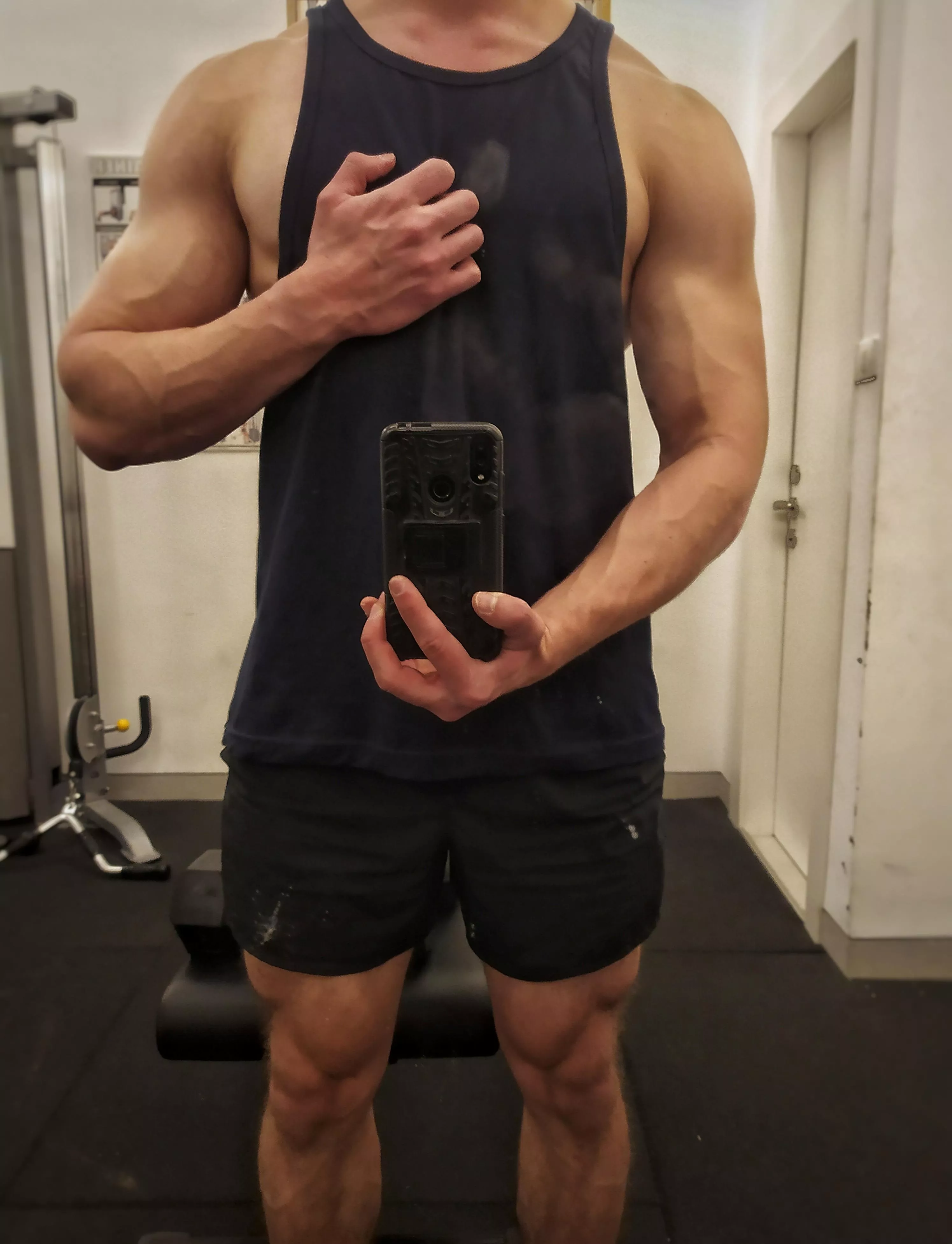So who's joining me for Leg day? [M]