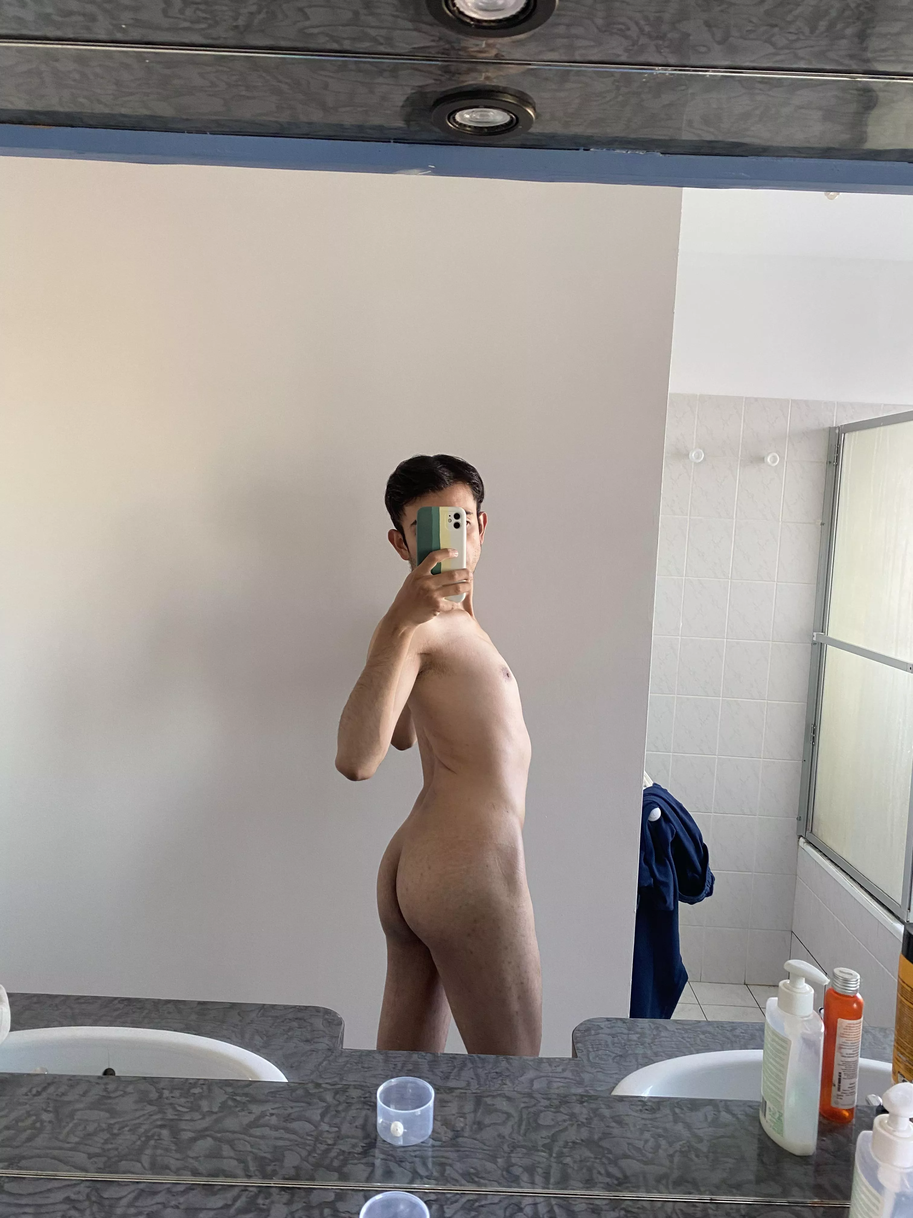 [20] Does someone want a French twink? ☺️