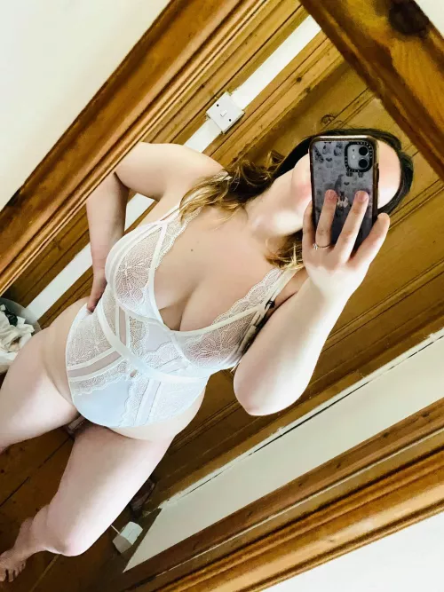 Edinburgh guy in need of guy to seduce my girlfriend and get her to cheat. It's a fantasy of mine and I'm happy to explain more in chat. Ultimate goal is to fuck her