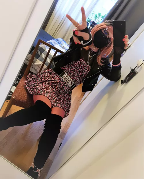 First time I ever get to wear this cute sundress...it starts to rain HARD outside 🙄😄