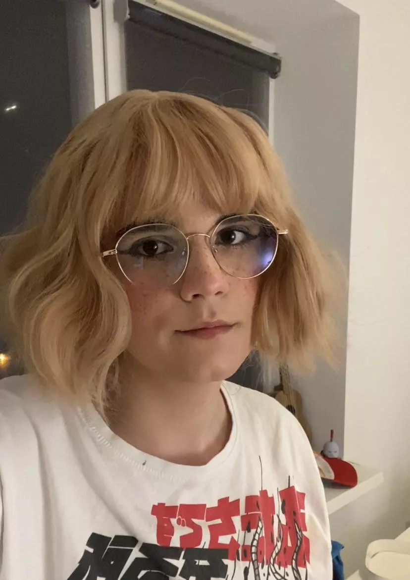 Hello how do i look? Pls help i rly dont know xd