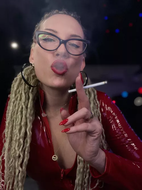 I miss only a red cigarette. Are there red cigarettes?