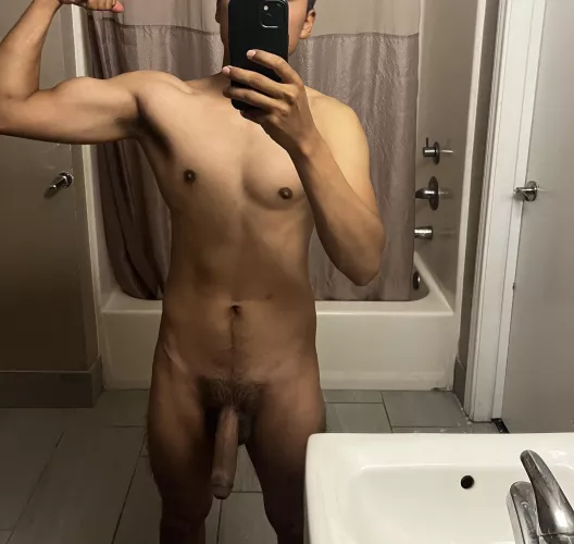 (M) 5’ 6” almost 5’ 7” but they put the 7” somewhere else 😭