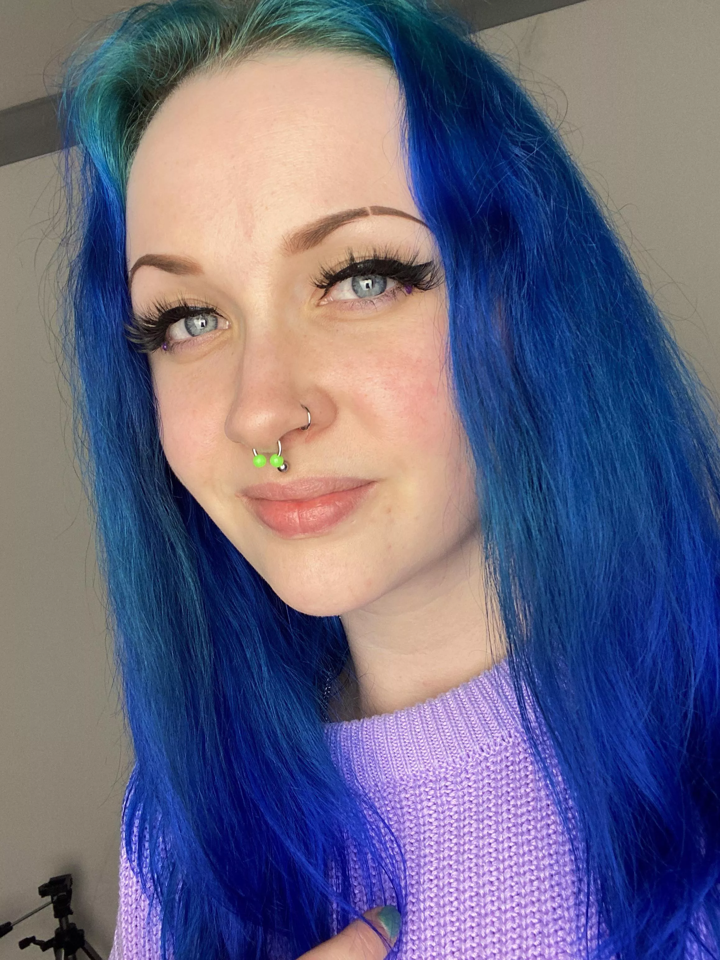 my favourite colours are blue & purple 💙💜