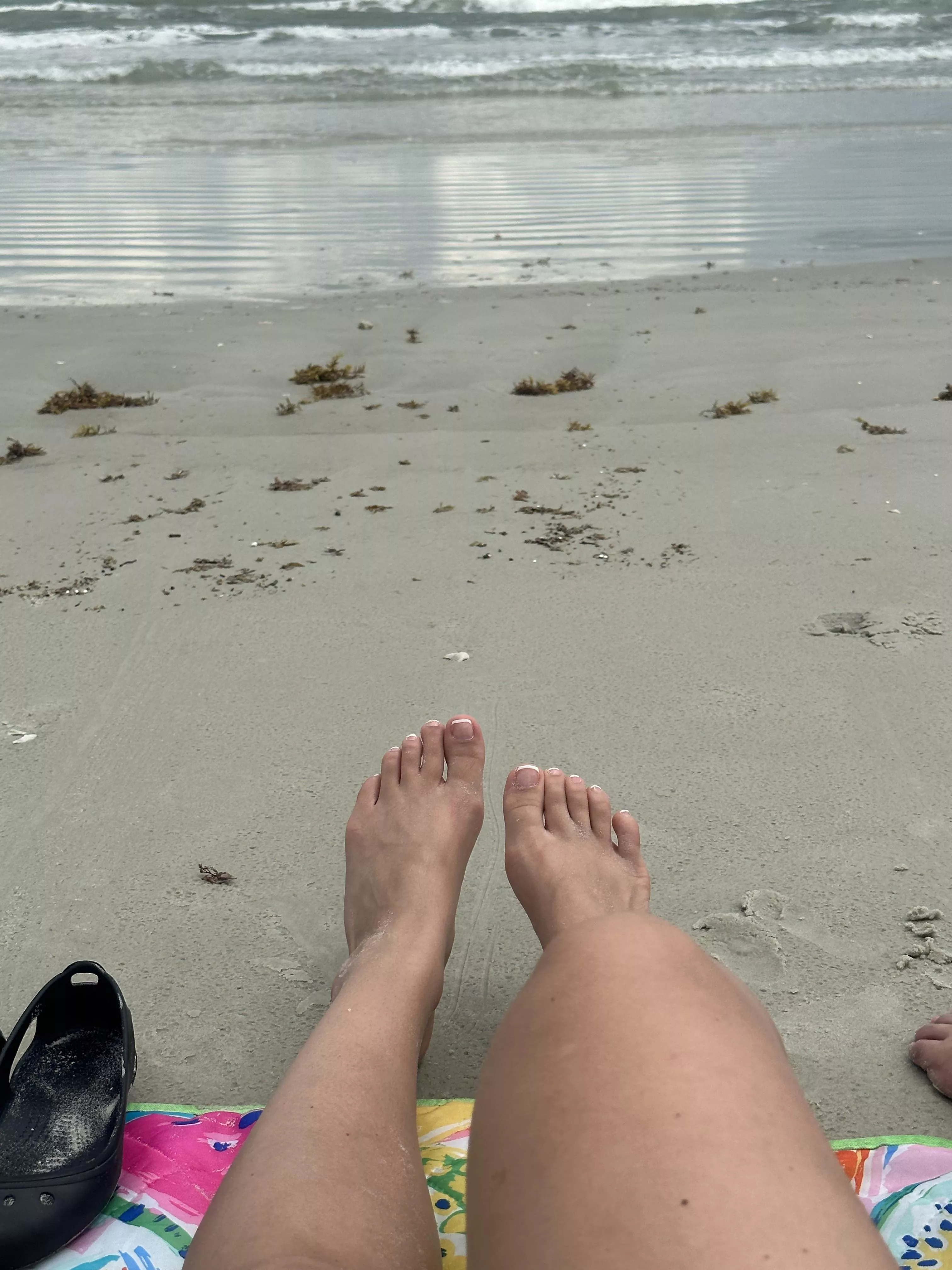 Sandy toes