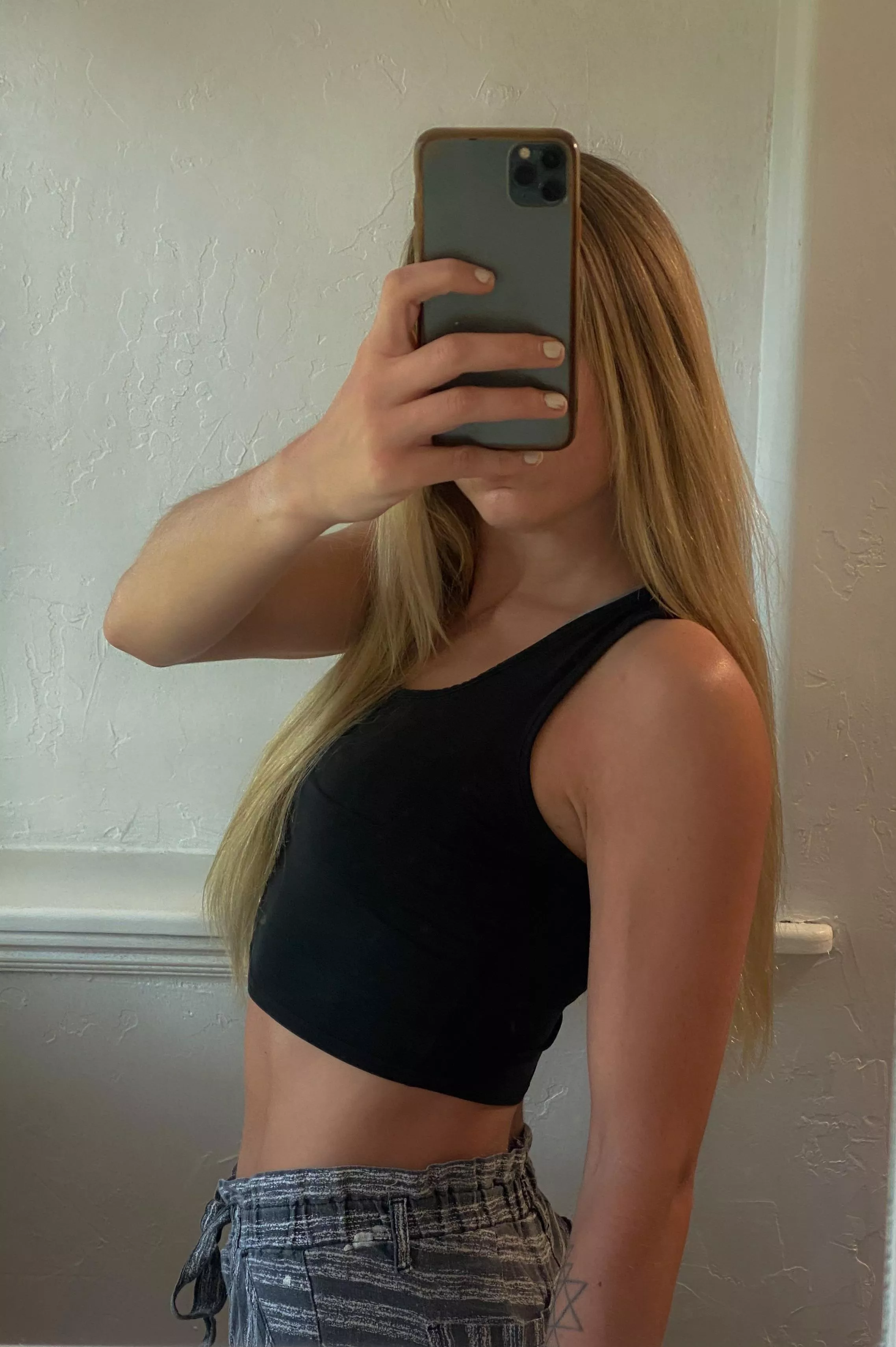 Your fav blondie hopes you have an awesome day 😛