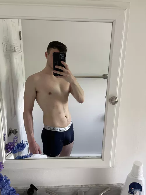 (21) So hot and sweaty in this pic 💦🤭