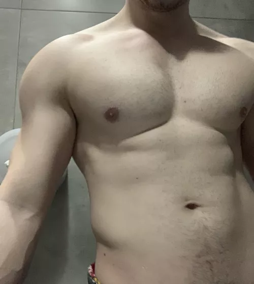 24 dom or sub need a ca shpig