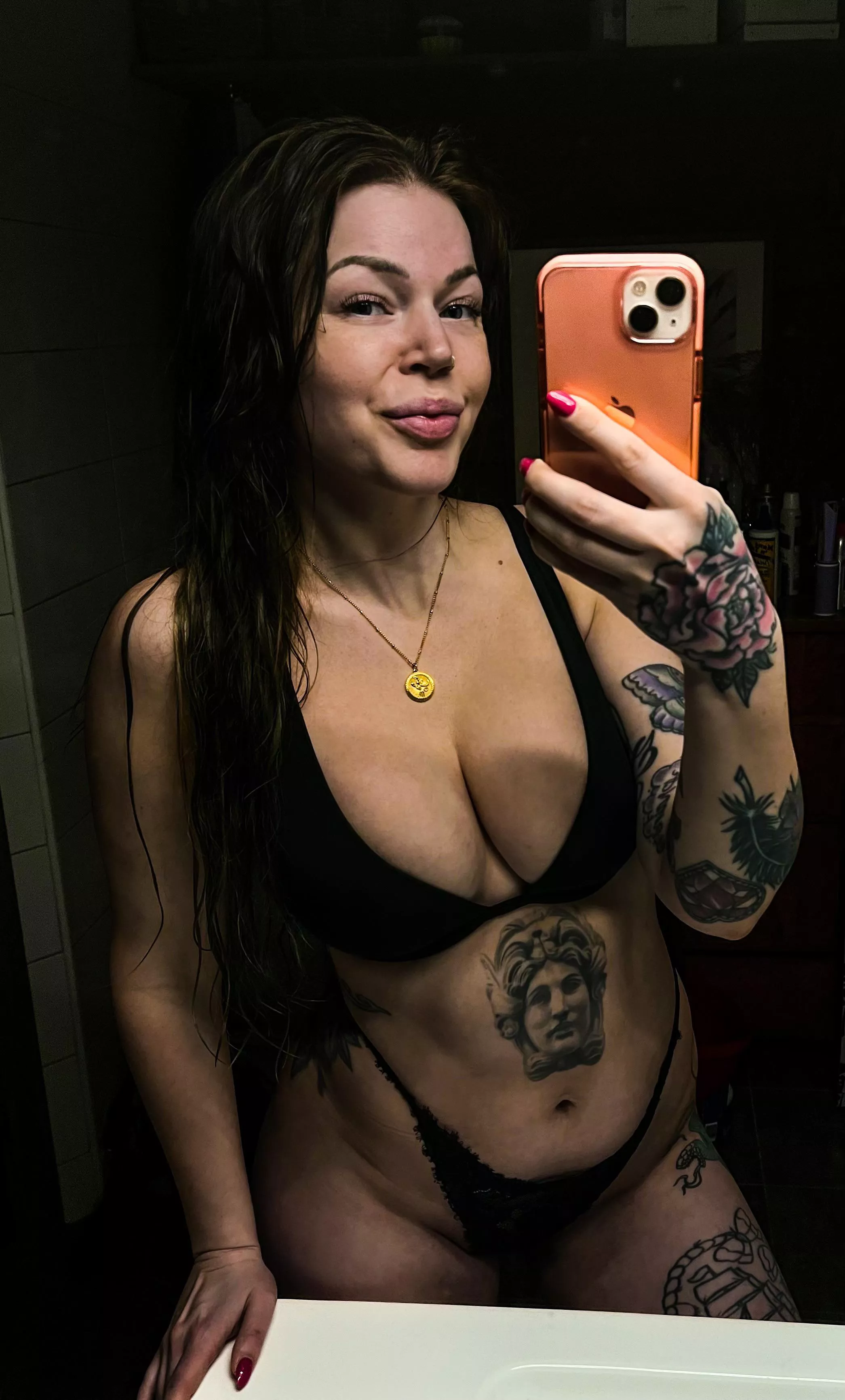 Black is my happycolor 🖤