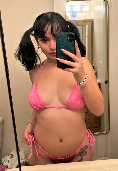 Can you help me contain my tits