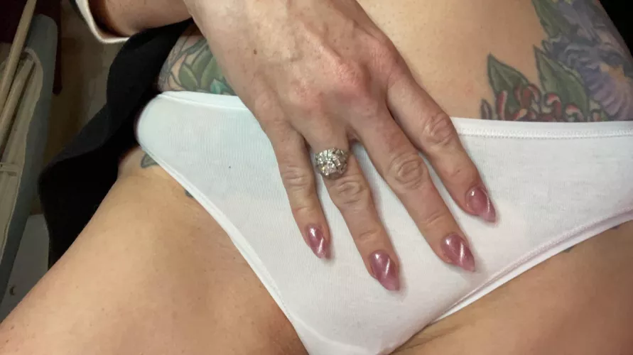 Do you like it when my wedding ring is showing? 43f milf, hotwife, cougar.