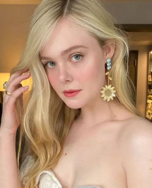 Elle Fanning is so gorgeous