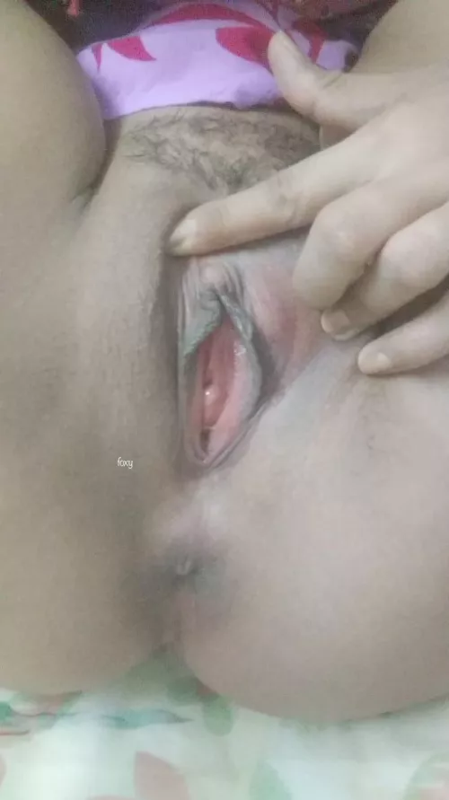 Flaunting being stretched up this weekend! (F)