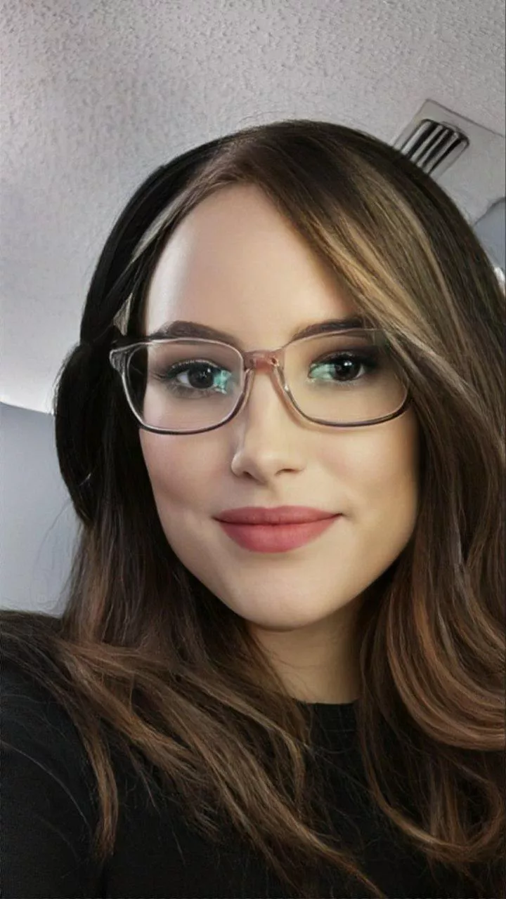 Introducing sissy Stephanie,,, another failure as a man. But make a cute girl though, I won't lie