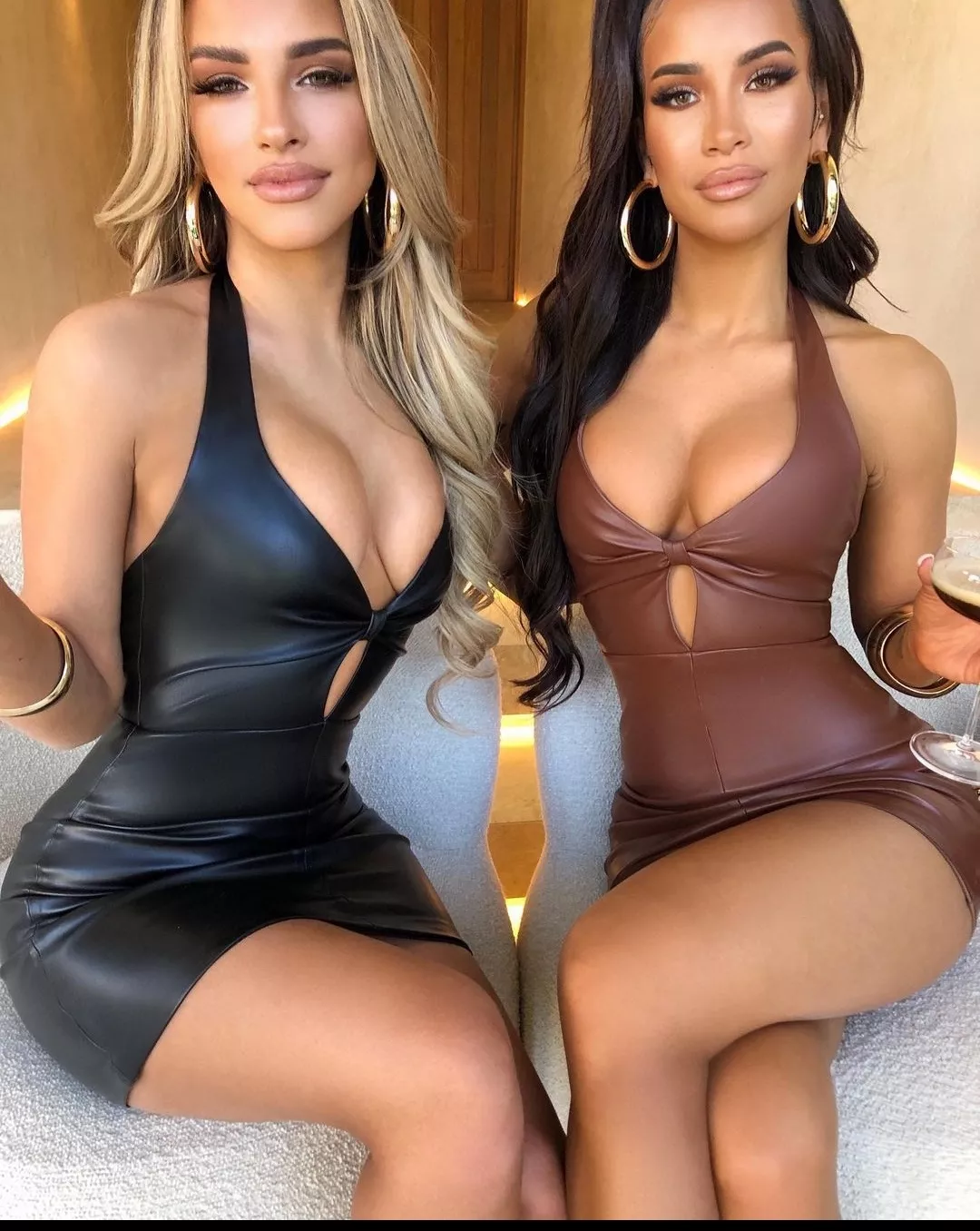 Left 🖤 Or Right 🤎?