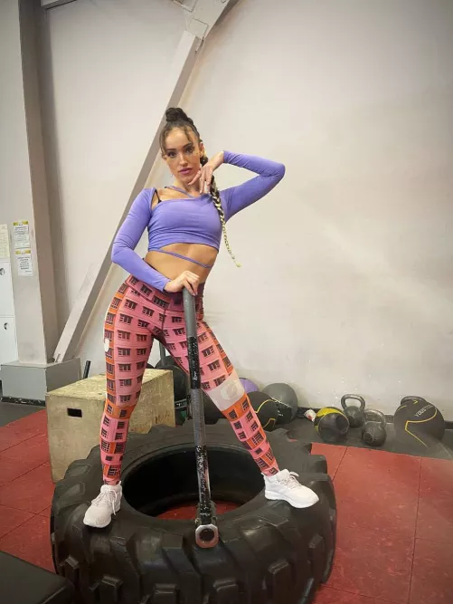 🍦 Looking for someone who can indulge in my sweet tooth, and make every dessert taste like heaven - want to be my sugar daddy?