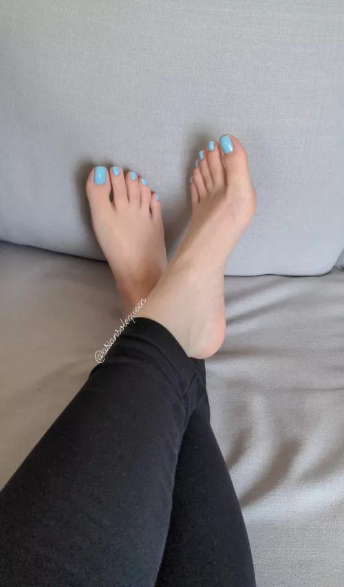 New pedi, is light blue one of your fav colors on me? 🤭💙