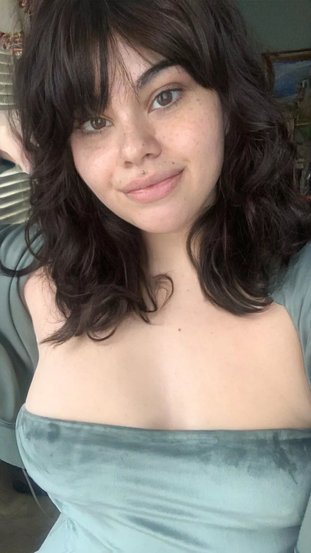 No makeup, just freckles