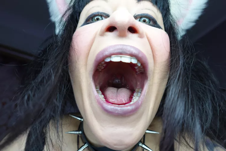 Please open as wide as you can [OC]