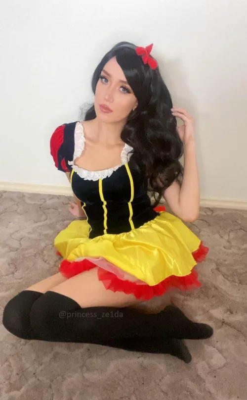 @Princess_Ze1da as Snow White