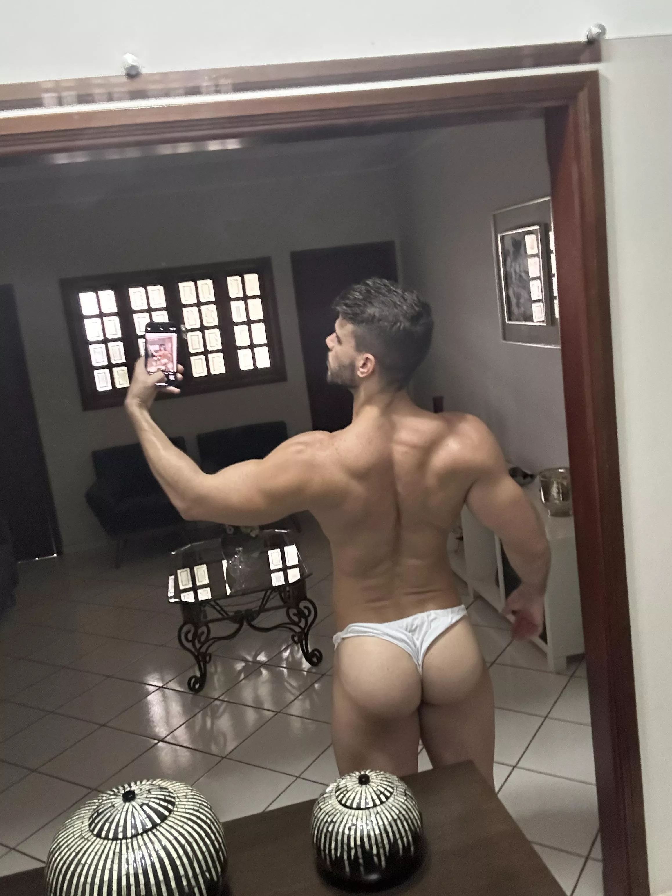 Say hi if you want to cum on my butt